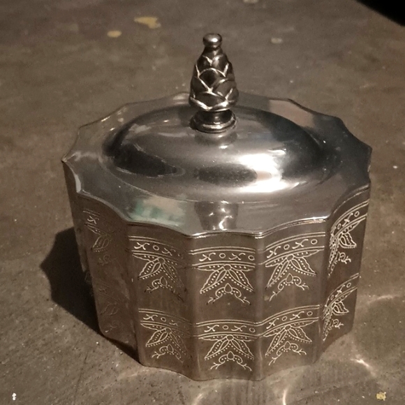 Trinket box - Picture 1 of 2